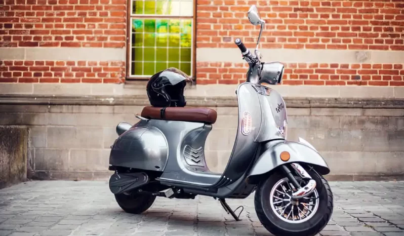 YDRA-WAVRE-SCOOTER-ELECTRIQUE-BRABANT-WALLON-MOBILITE-BRUXELLES-SANS-VOITURE-CONCESSIONNAIRE-JODOIGNE-AUTONOMIE-DEPÄCEMENTS-RETRO